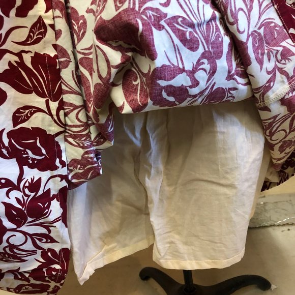 Women's Red and White Dress With Pockets - Picture 7 of 8